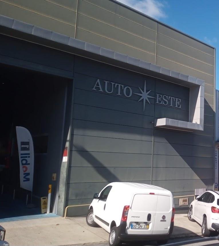 Fachada da Auto Este com o nome e a estrela
